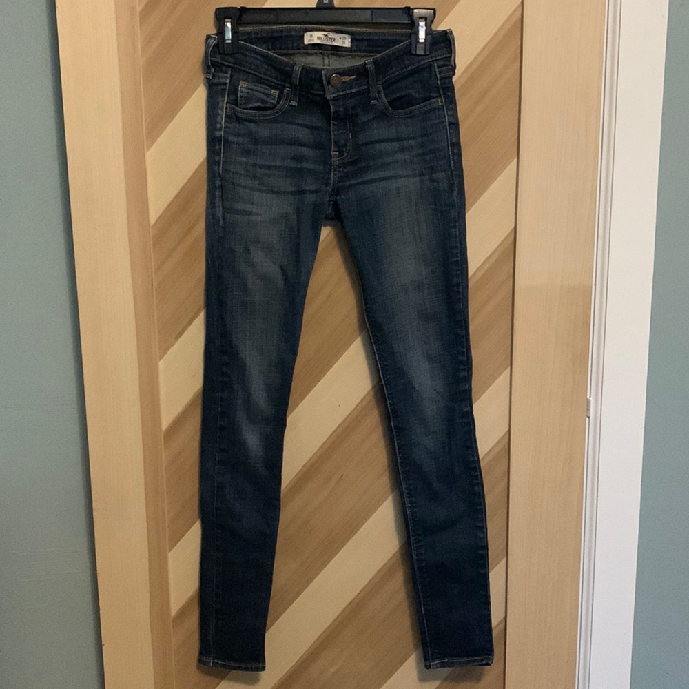 Size 1R Hollister Super Skinny Jeans